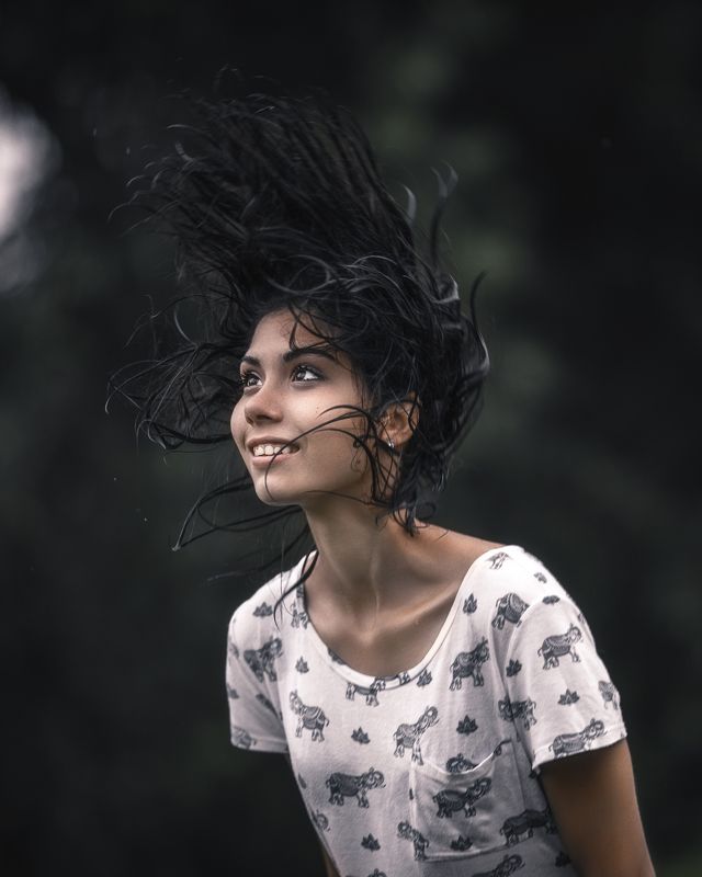 движение, портрет, женский Счастье фото превью