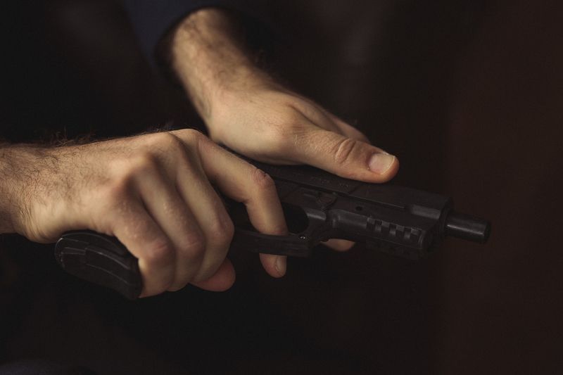 кадр из фильма острые козырьки, постановочное фото, мужчина, портрет, кепки, кино, фильм, сериал, винтаж Детали фото превью