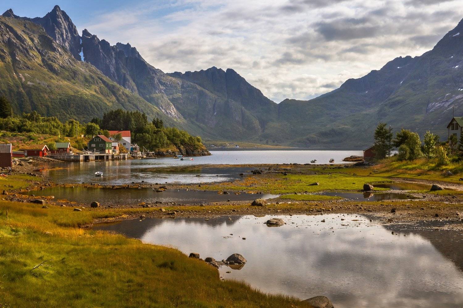 норвегия, лофотены, озеро, вечер, горы, домики, камни,, Марат Макс.