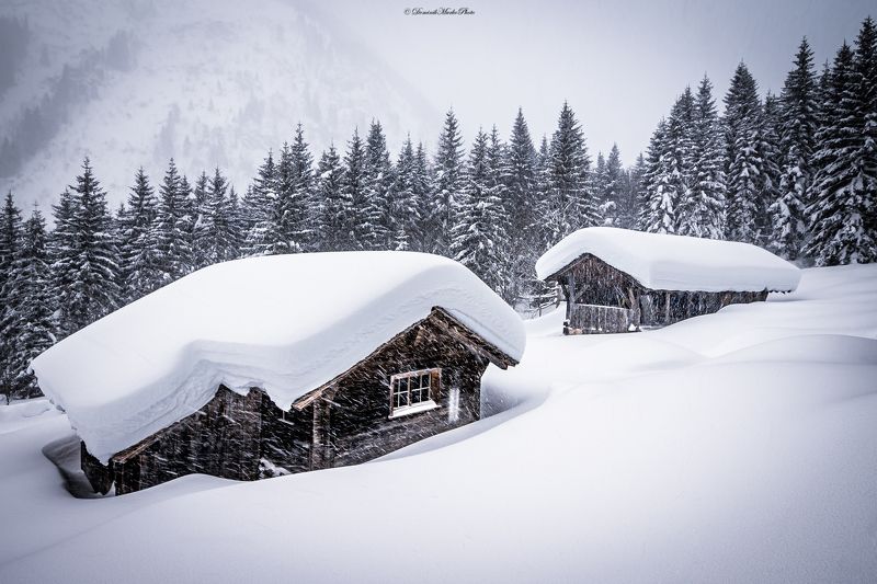 Snow houses фото превью