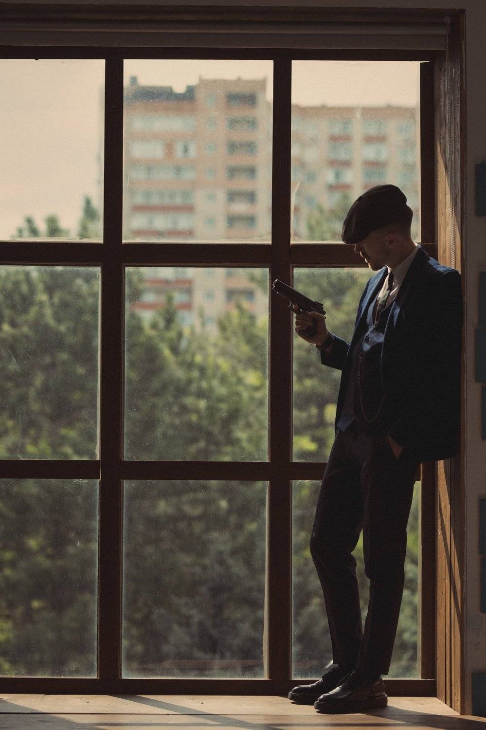 кадр из фильма острые козырьки, постановочное фото, мужчина, портрет, кепки, кино, фильм, сериал, винтаж, Кристина Дугина