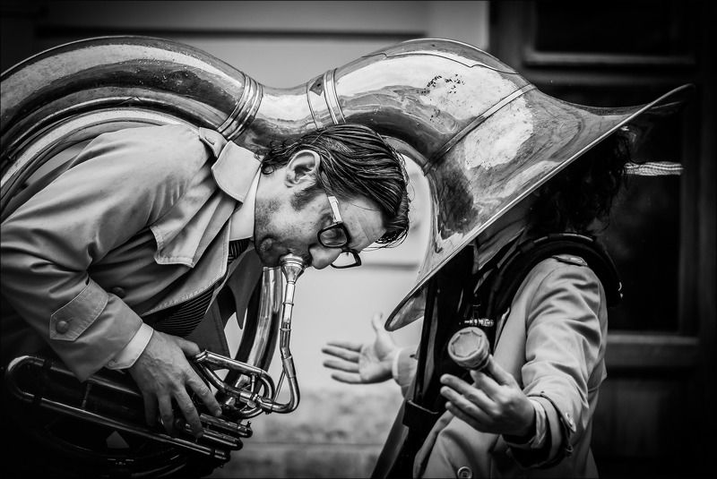 репортаж, театры, стрит, уличнаяфотография, город, citylife, street, streetphoto, люди, музыка, music, чернобелое Погружение в музыку. фото превью