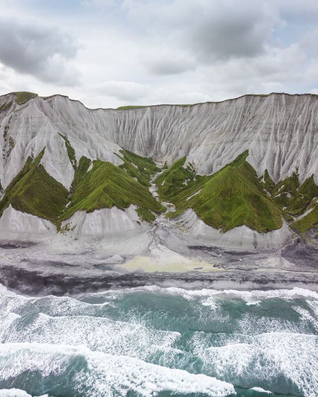 Белые скалы , Итуруп Белые скалы фото превью