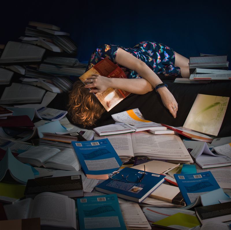 Selfportrait, books  Life in books фото превью