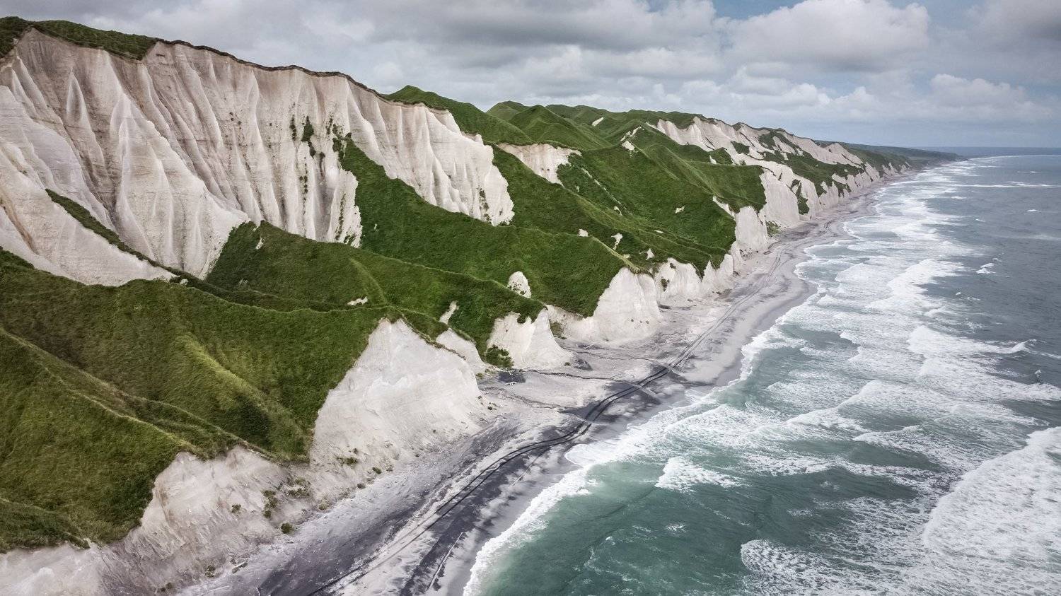 Белые скалы, Итуруп, Виктор Пацар