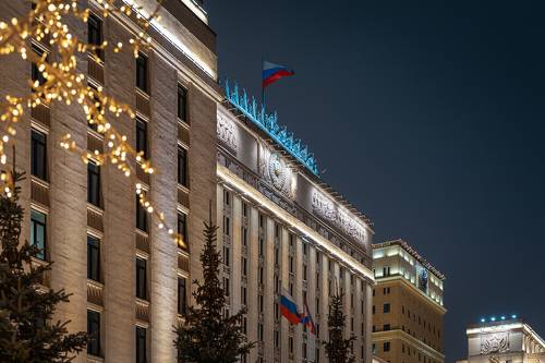Фрагмент здания МО РФ с гербом СССР