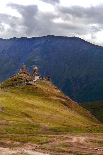 Церковь Святой Троицы в Гергети (Грузия)