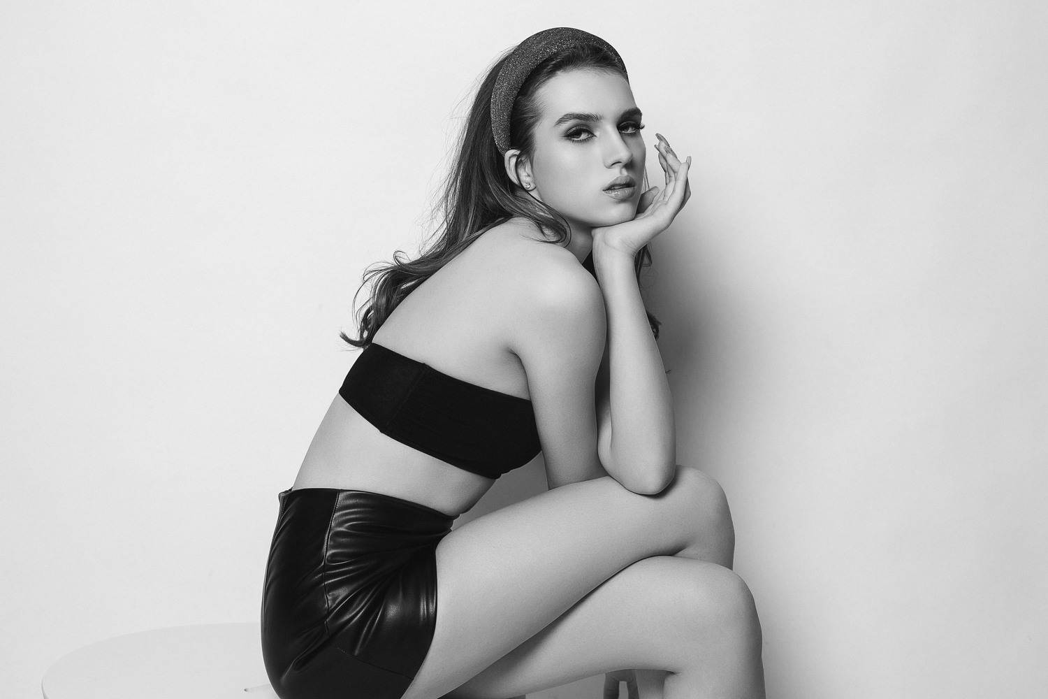 девушка, модель, портрет, фотосессия, макияж, гламур,girl, model, modeling, young, portrait, make-up, glamour, studio, studio shot, чб, чёрно-белое фото, bw, black and white, творческий портрет, женский портрет, постановка, постановочная фотография, Владимир Васильев