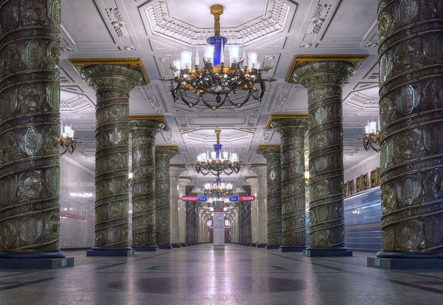 город,метро,станция,интерьер,архитектура,блеск,отражения, Тамара