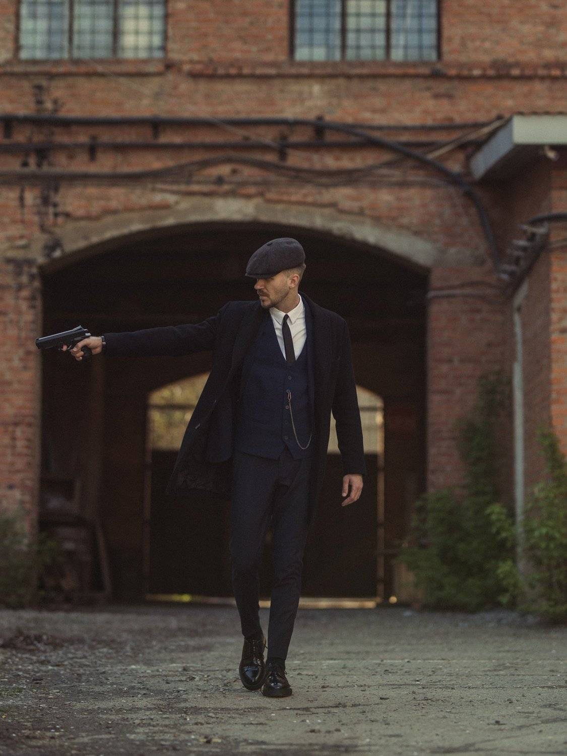 кадр из фильма острые козырьки, постановочное фото, мужчина, портрет, кепки, кино, фильм, сериал, винтаж, Кристина Дугина