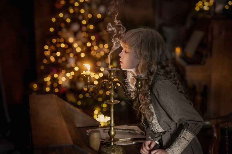 винтаж, ретро, рождество, свеч, новый год, темный ключ, дым, детский портрет  фото превью