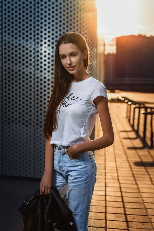 alina on the street portrait sunset Alina on the street фото превью