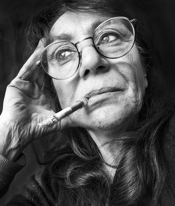 old, femail, smoke , woman , blackandwhite , bw , portrait ,  photo grandma фото превью