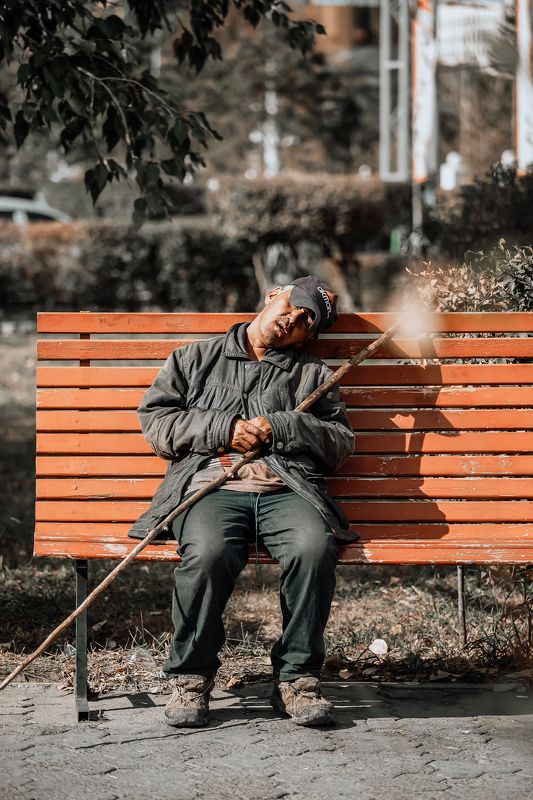 sleeping man  фото превью