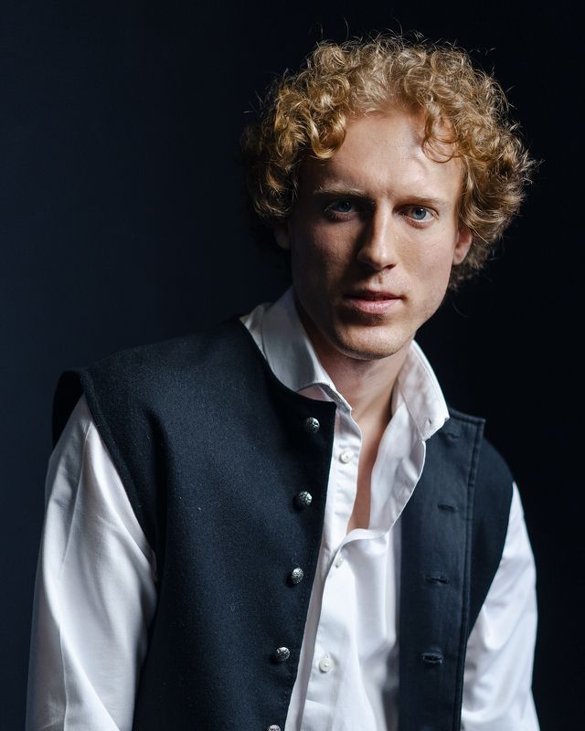 Артем фото превью