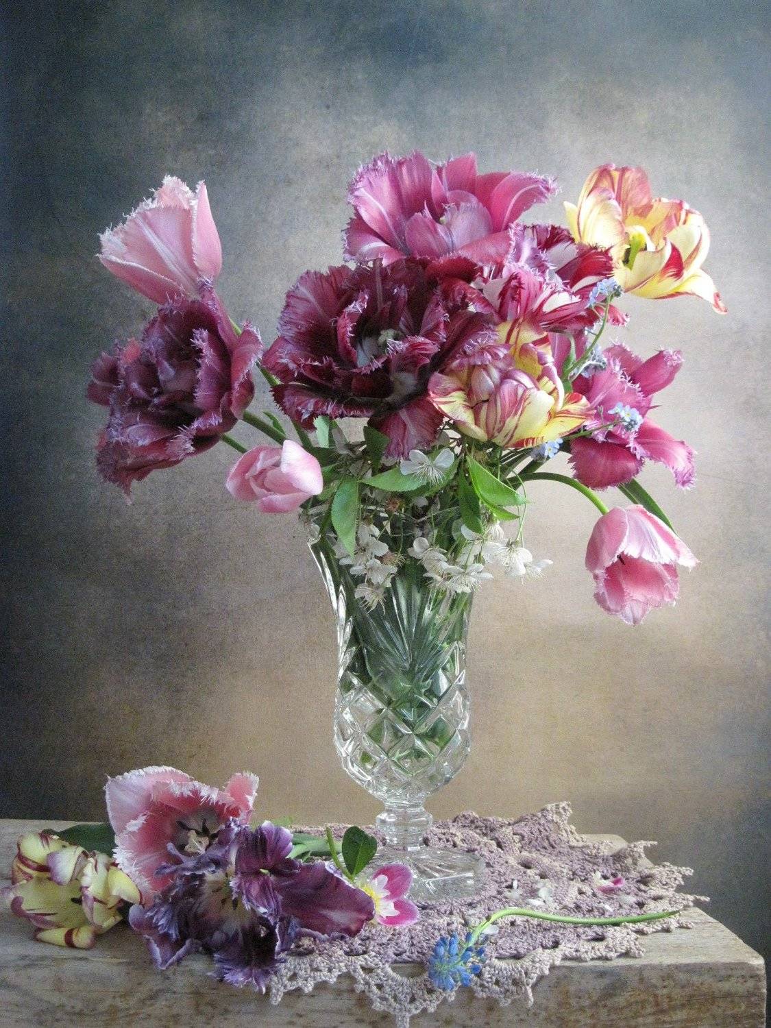 цветы, букет,, тюльпаны, вишня, ваза, хрусталь, салфетка, Наталия Тихомирова