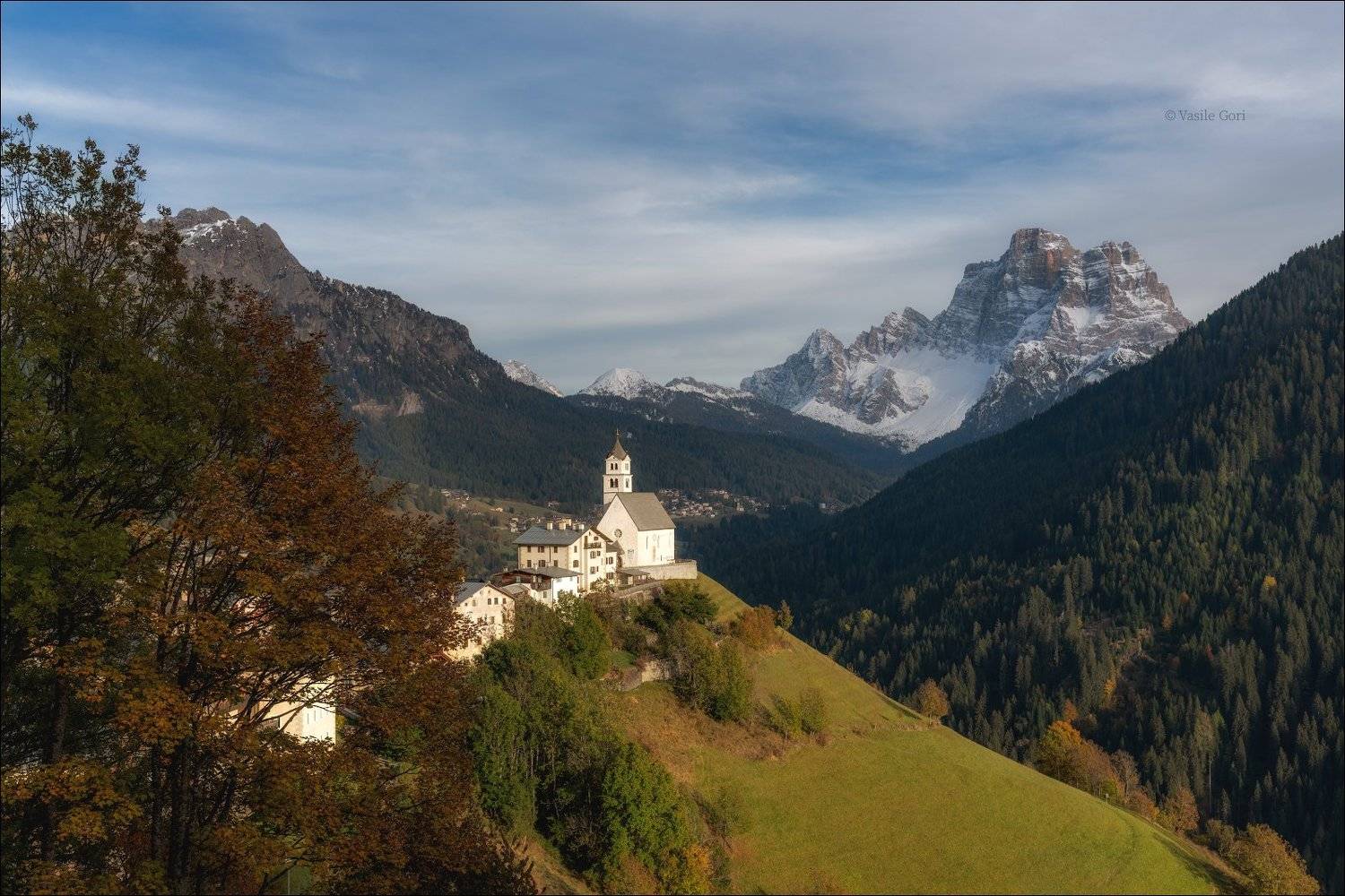 доломитовые альпы,италия,осень,деревня,церквушка,monte pelmo,снег,santa lucia., Василий Гори