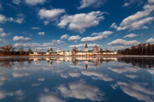 Разлилась весна валдайская...