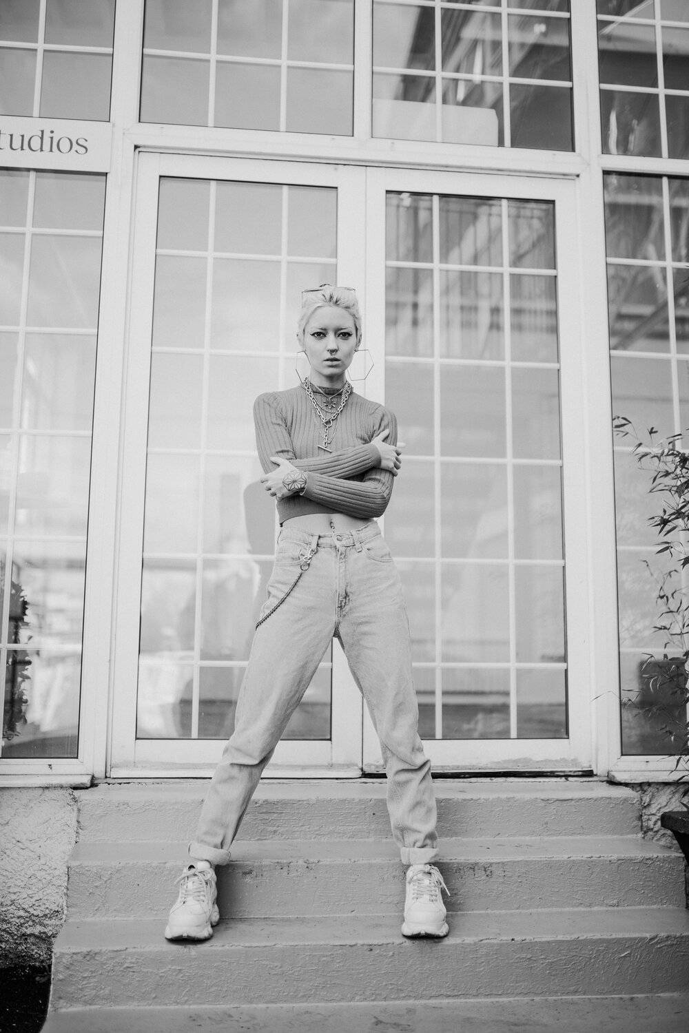 female, fashion, style, outdoors, jeans, sneakers, punk, urban,  Soulswinger