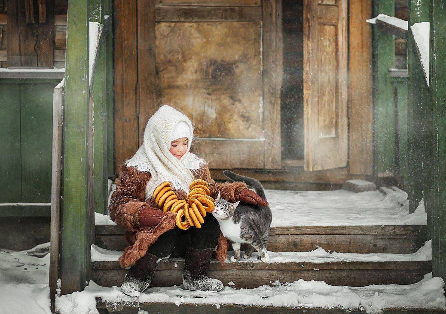 баранки, девочка, кошка, крыльцо, дом, деревянный, зима, снег, шаль, деревня, , Мила Шелест