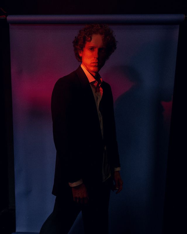 Артем фото превью