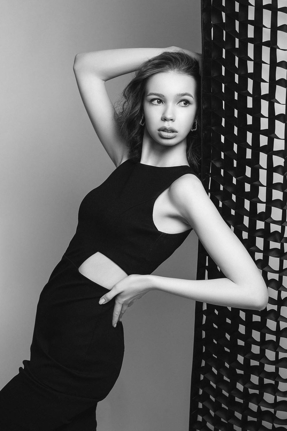 девушка, модель, портрет, фотосессия, макияж, гламур, girl, model, modeling, young, portrait, make-up, glamour, studio, чб, чёрно-белое фото, bw, black and white, творческий портрет, женский портрет, постановка, постановочная фотография, fashion, Владимир Васильев