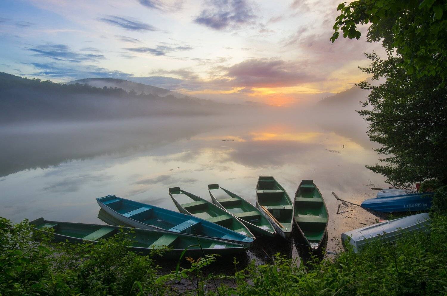 bieszczady, mountains, lake, myczkowce, boats, sunset, spring,  Mirek Pruchnicki
