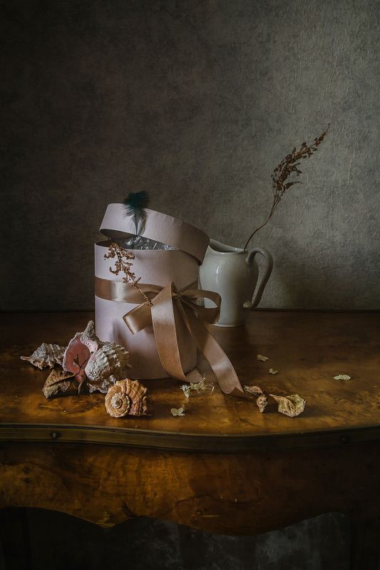 натюрморт, коробка, фарфор, ракушки Коробка и ракушки фото превью