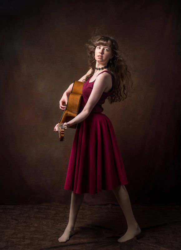 девушка с гитарой  Гитаристка фото превью