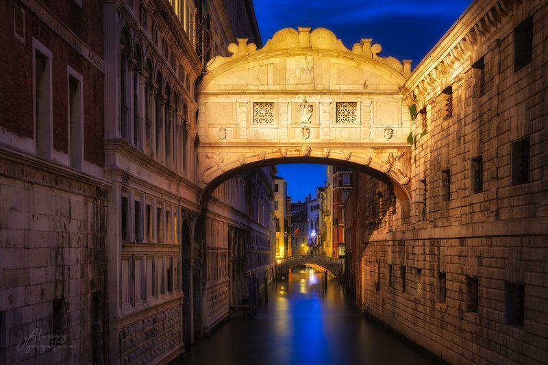 italy. venice, bridge, canal, night, evening Breath фото превью