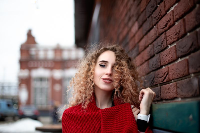 девушка, портрет, кафе, фото , вокзал, женщина, кудри,  винтаж, женский портрет  фото превью