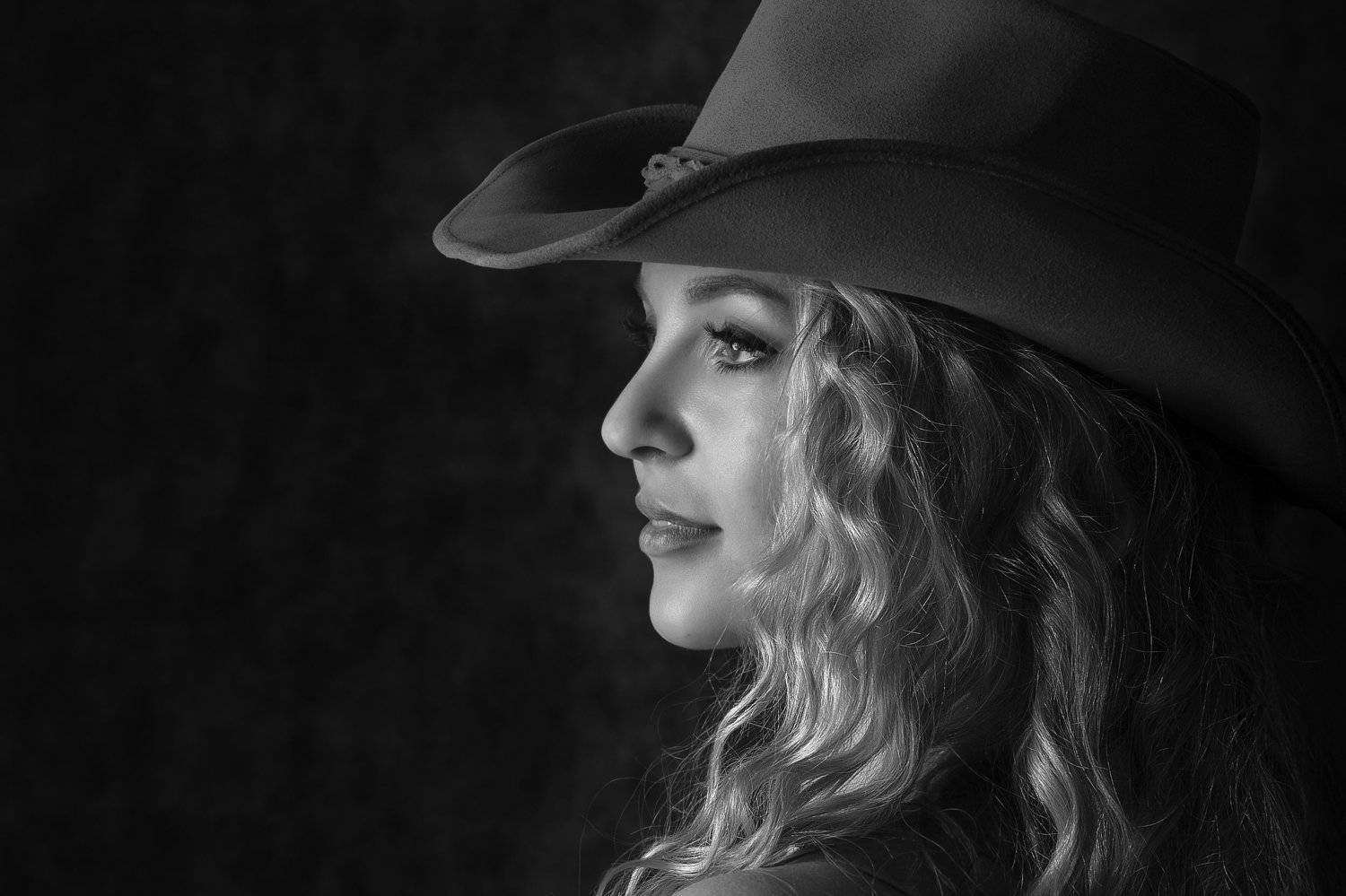 девушка, портрет, огонь, черный, глаза, взгляд, Александр Игнатьев