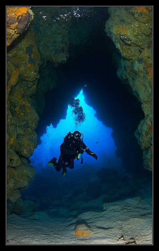 Вход в пещеру. фото превью