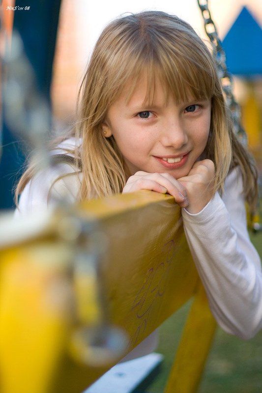 качели, ребёнок, улыбка *** фото превью