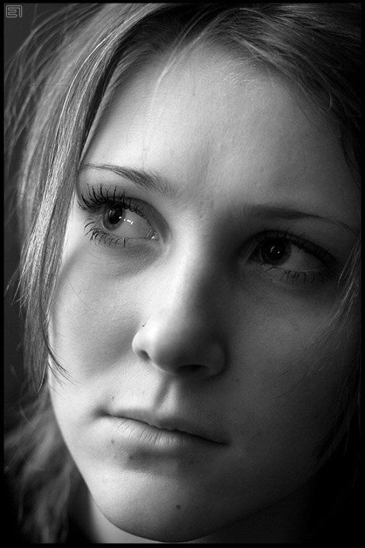 портрет, девушка, ч/б Она... фото превью
