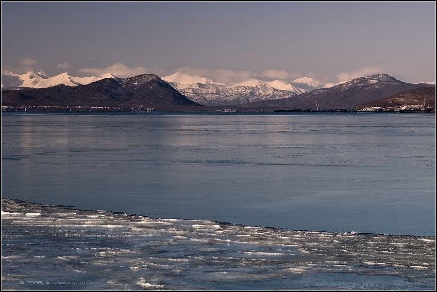 лед,море,бухта,база,горы,камчатка, Александр Лицис
