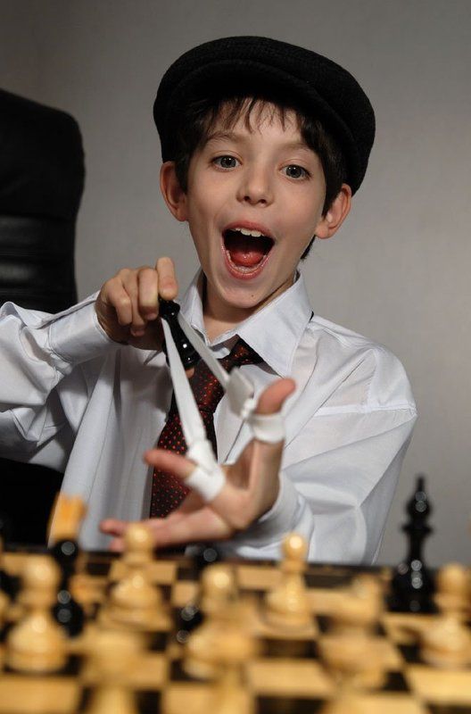 мальчик,шахматы,эмоция, игра, дети Черные не сдаются!!! фото превью