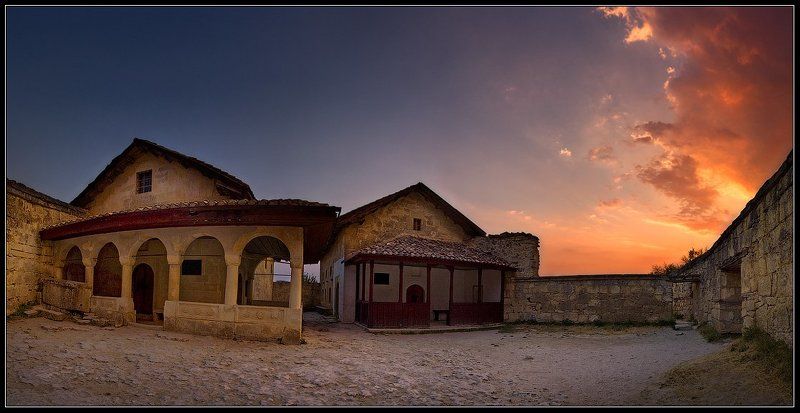 Чуфут-кале: кенассы фото превью