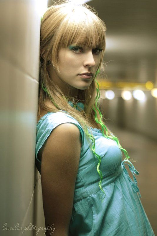 жёлтый, синий, белый, девушка, блондинка, ожидание, вокзал, путь, первый, First way фото превью