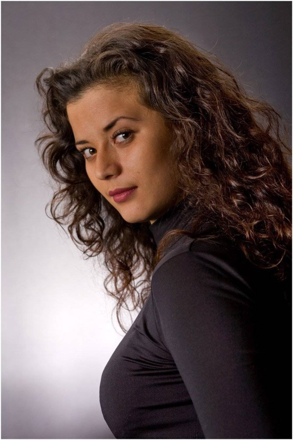 эльвира, студия, Кирилл Нежданов