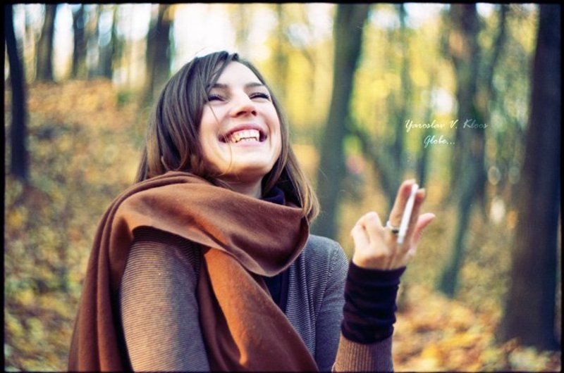 девушка, смех, парк Нескучный сад ... :-) фото превью