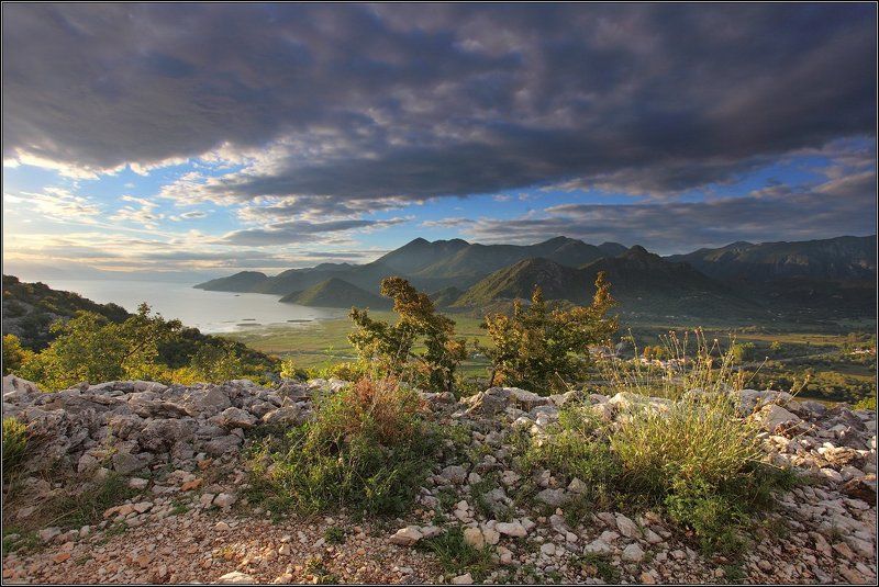 Рассвет на Скадарском озере фото превью