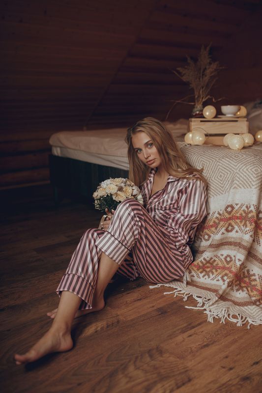 портрет, девушка, интерьер Hygge фото превью