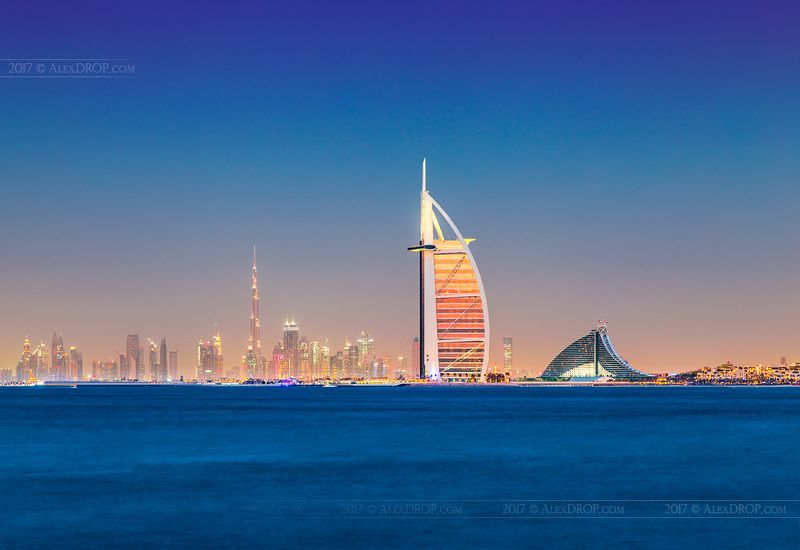canon, postcard, picturesque, landmark, dubai, uae, arab, emirates, travel, urban, architecture, iconic, seescape, blue hour Золотой парус фото превью