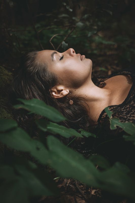портрет, portrait, people, eyes, girl, lady, жанр, mood, soul, девушка, nature, film, фотография, mountains, photo, island, beach Mystic forest фото превью