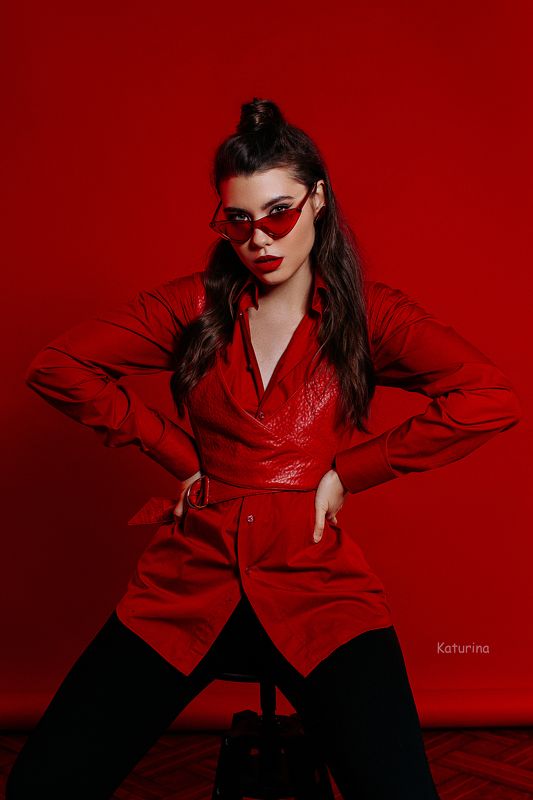 фотография, портрет, портретная фотография, девушка в красном, red, женская красота red фото превью