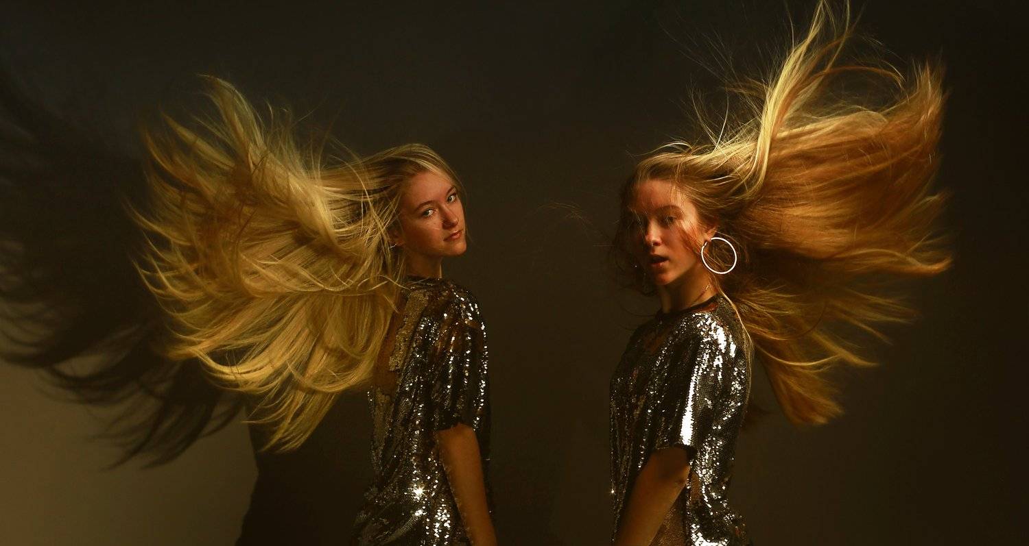 Портрет, Крупный план, Волосы, Девушки, Сестры, Близнецы, Свет, Цвет, Постонен Екатерина