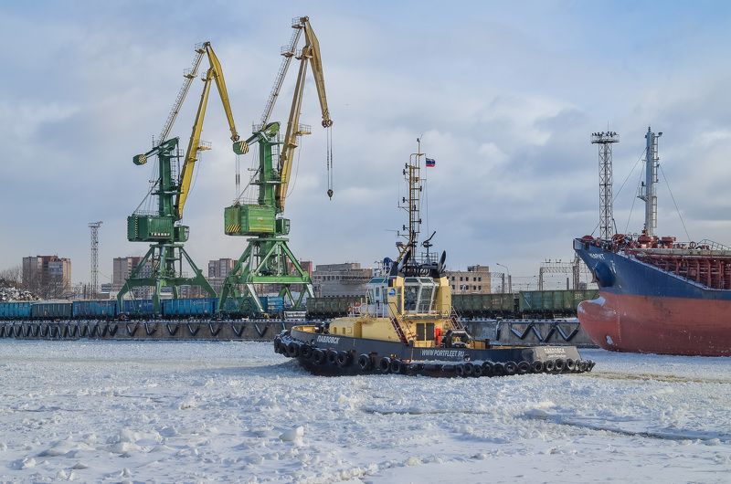буксир, море, весна, питер, город, март, Портовый трудяга. фото превью
