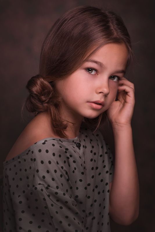 #portrait, #kids, face, child, girl, studio, studio light, toronto,, kostroma, family, fashion, look, model, eyes, kid, female portrait, beauty, nikon, canada Girl фото превью