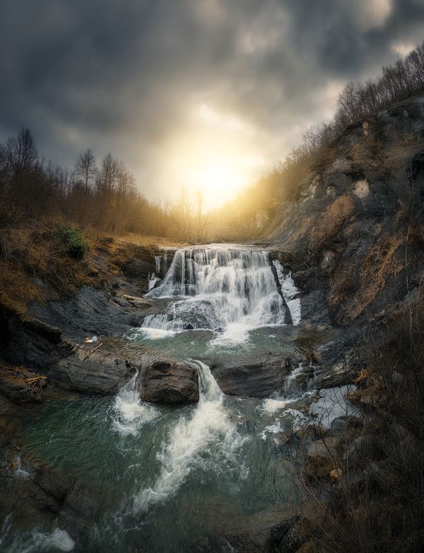 Fall on and on фото превью